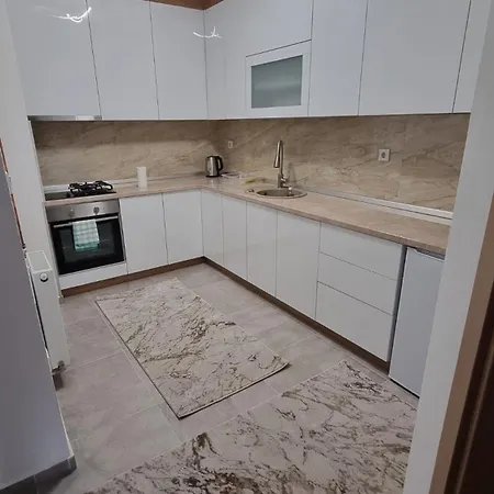 Pyramid Lux Apartman