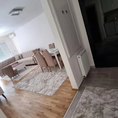 Apartman Pyramid Lux *